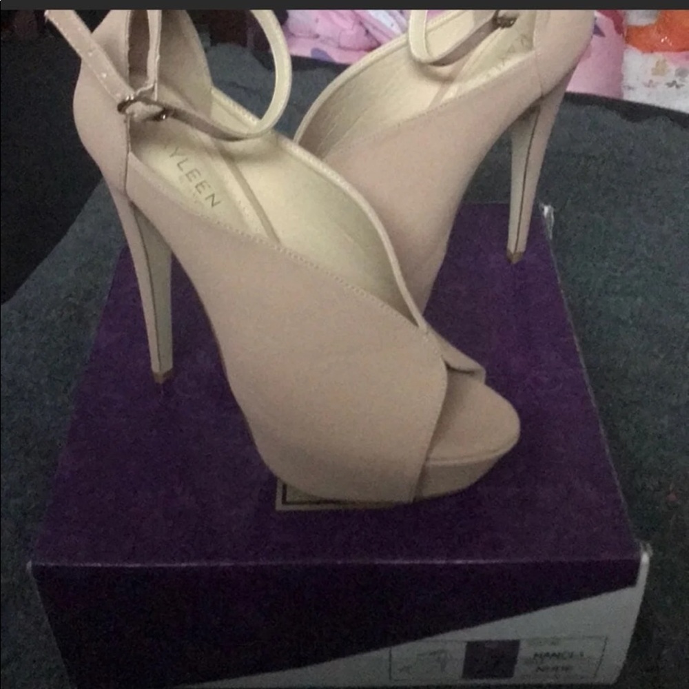 Tan high heels/SOLD